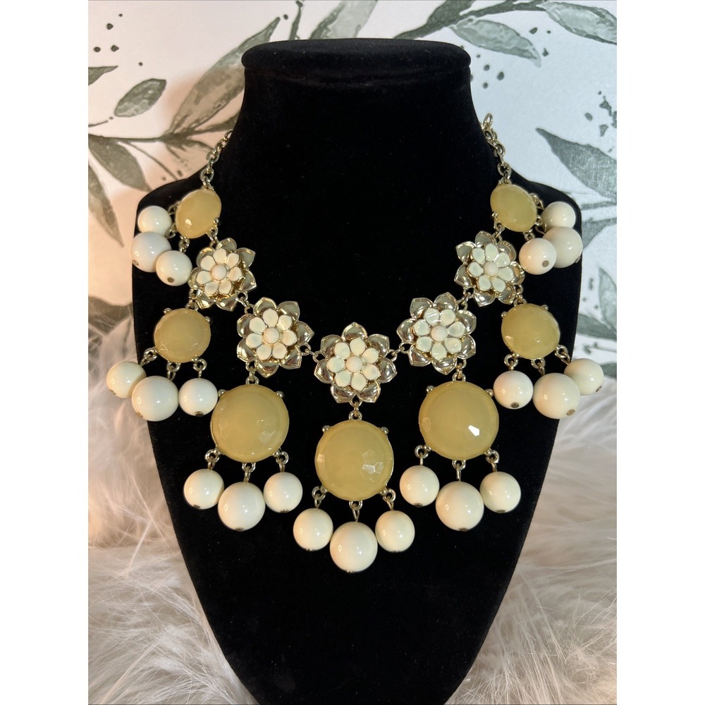 Stunning Vintage-inspired Floral Bubble Yellow Statement Necklace Elegant Prom